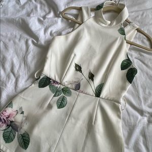 beautiful romper🤍🤍🤍🤍🤍